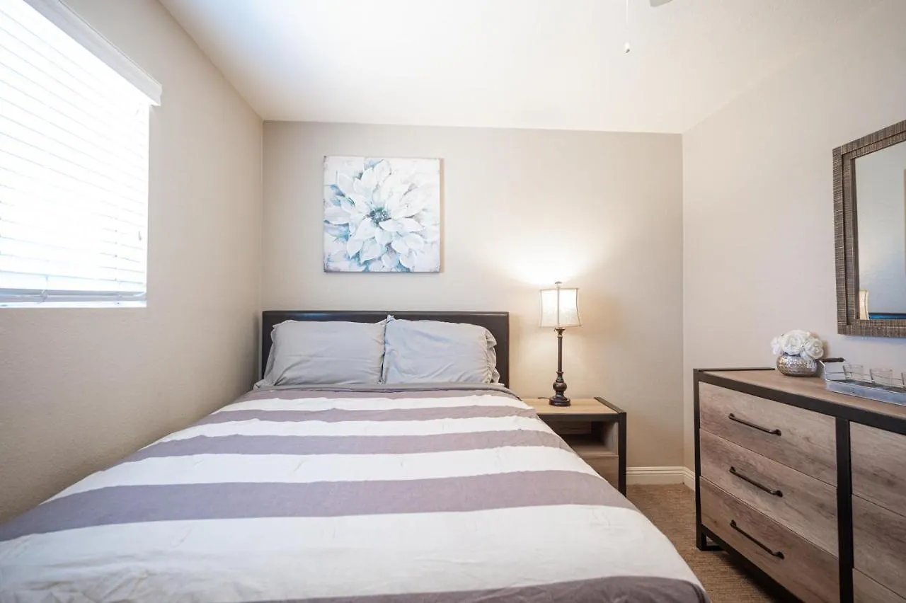 Charming 2 Bedroom House Las Vegas